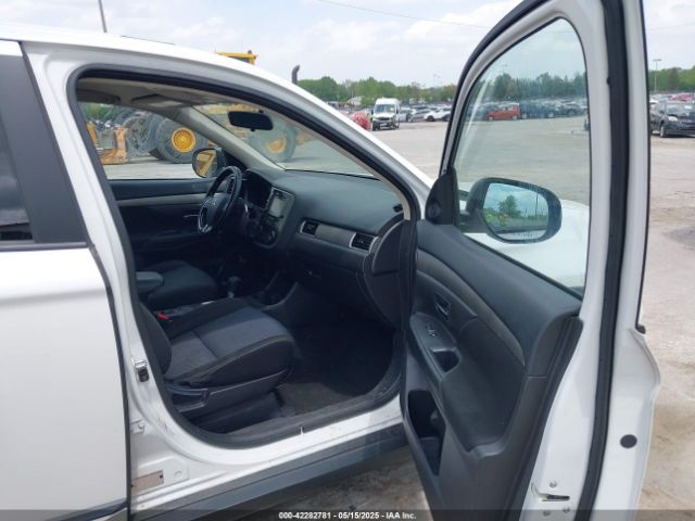 2016 MITSUBISHI OUTLANDER JA4AD3A30GZ018596 Photo 4