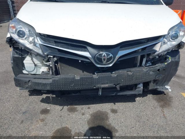 2019 TOYOTA SIENNA 5TDKZ3DC2KS004815 Photo 5