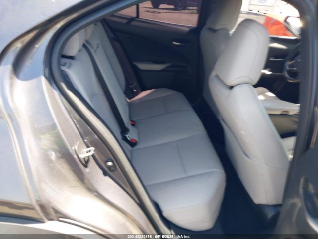 JTHX3JBH7N2055392 Lexus UX 200