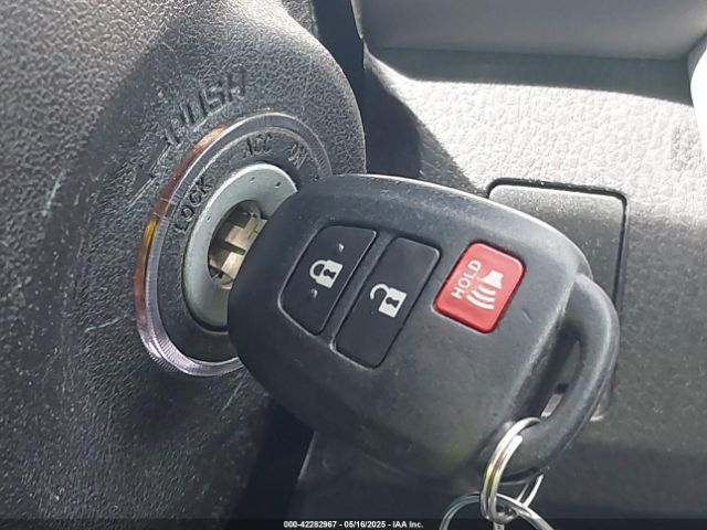 2T3RFREV0HW616710 Toyota Rav4 Xle
