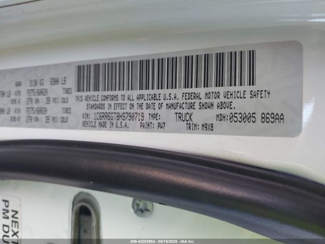 1C6RR6GT8HS790719 RAM 1500 Big Horn  4x2 6'4 Box