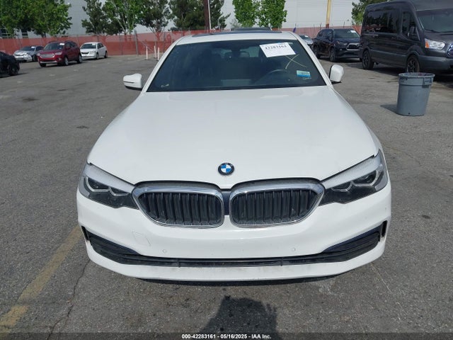WBAJA5C54JWA39033 BMW 530I