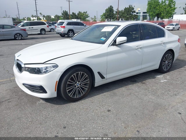 WBAJA5C54JWA39033 BMW 530I