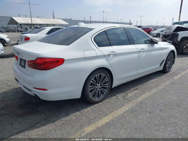 WBAJA5C54JWA39033 BMW 530I
