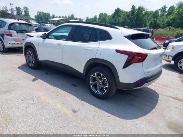 2024 CHEVROLET TRAX KL77LHE21RC119845 Photo 2