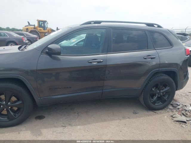 1C4PJLCB8GW113941 Jeep Cherokee Altitude