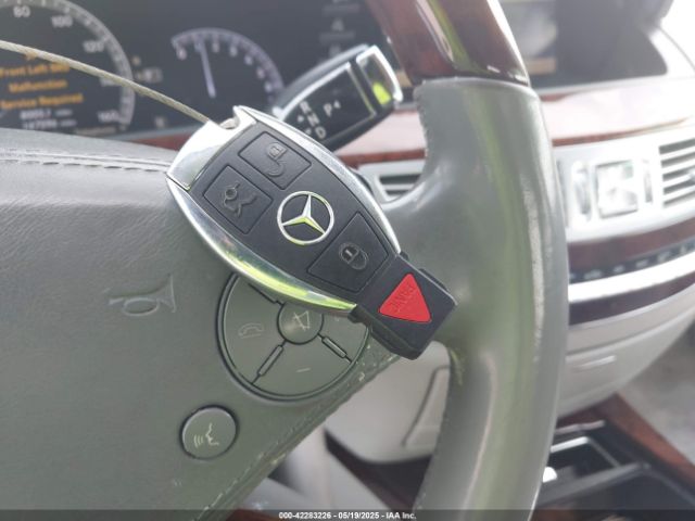 2012 MERCEDES-BENZ S 550 WDDNG7DB7CA431770 Photo 10