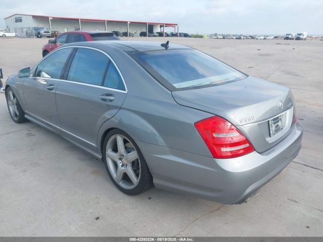 2012 MERCEDES-BENZ S 550 WDDNG7DB7CA431770 Photo 2