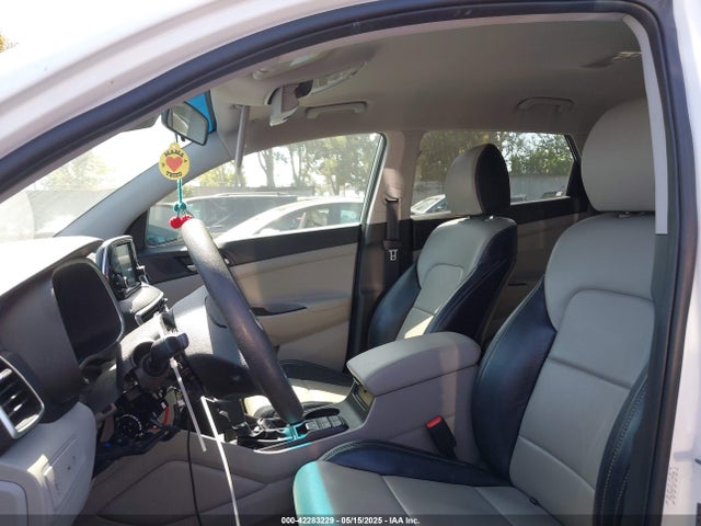 KM8J23A44LU179590 Hyundai TUCSON SE