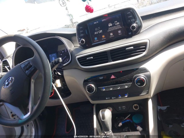 KM8J23A44LU179590 Hyundai TUCSON SE
