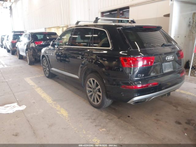 2019 AUDI Q7 WA1LAAF73KD020866 Photo 2