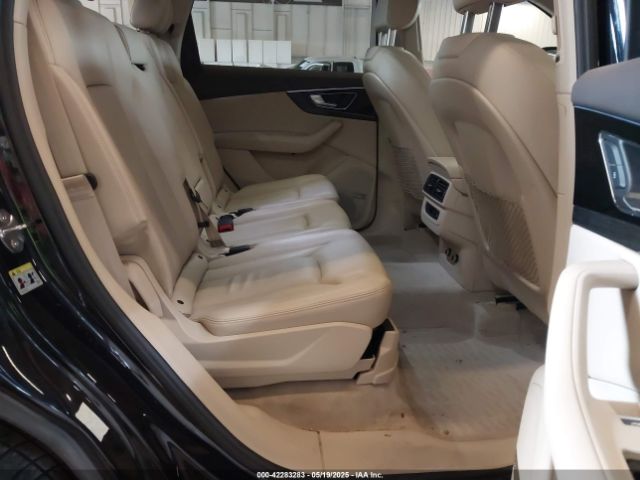 2019 AUDI Q7 WA1LAAF73KD020866 Photo 7