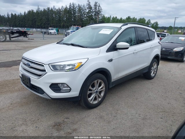 1FMCU0GD0JUA73417 Ford ESCAPE SE