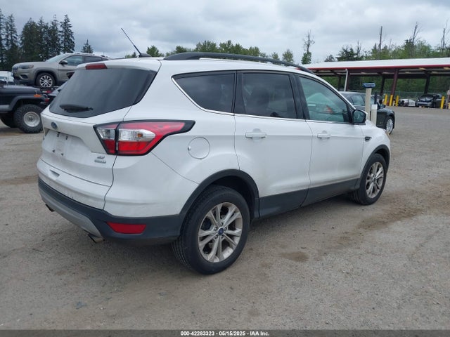 1FMCU0GD0JUA73417 Ford ESCAPE SE