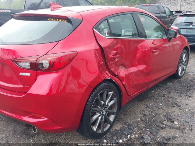 3MZBN1L39JM262035 Mazda Mazda3 Touring