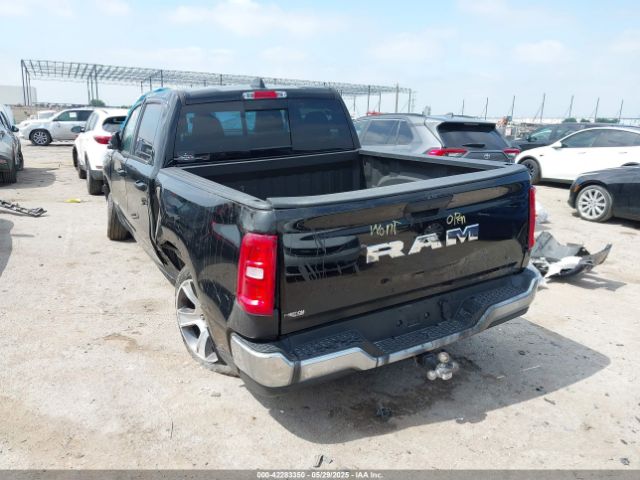 2025 RAM 1500 1C6RREGG5SN570179 Photo 2