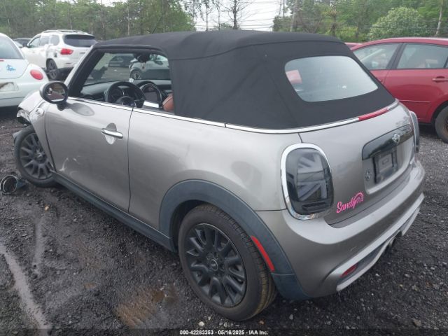 2016 MINI CONVERTIBLE WMWWG9C53G3A91095 Photo 2