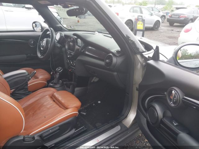 2016 MINI CONVERTIBLE WMWWG9C53G3A91095 Photo 4