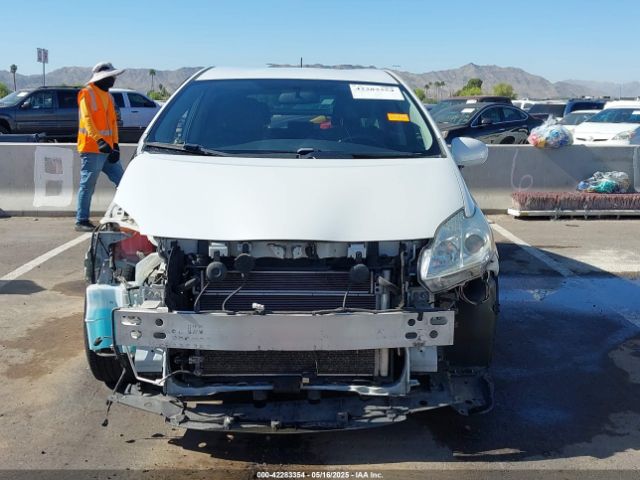 JTDKN3DU9F0396673 Toyota Prius Two