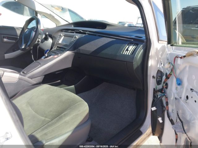 JTDKN3DU9F0396673 Toyota Prius Two