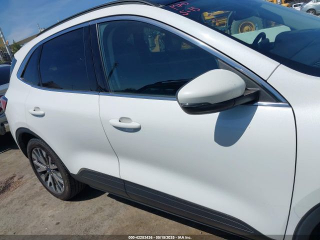 1FMCU9J99LUC55290 Ford Escape Titanium