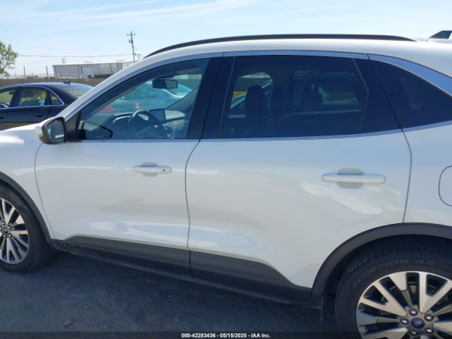1FMCU9J99LUC55290 Ford Escape Titanium