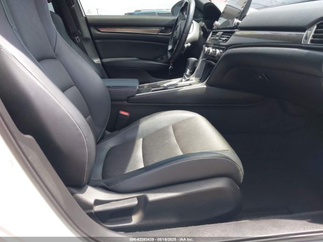 1HGCV1F34JA063105 Honda Accord Sport