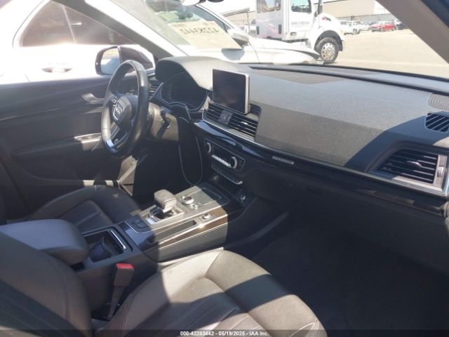 WA1ANAFY1J2234527 Audi Q5 2.0t Premium/2.0t Tech Premium