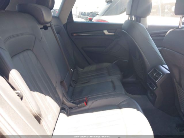 WA1ANAFY1J2234527 Audi Q5 2.0t Premium/2.0t Tech Premium