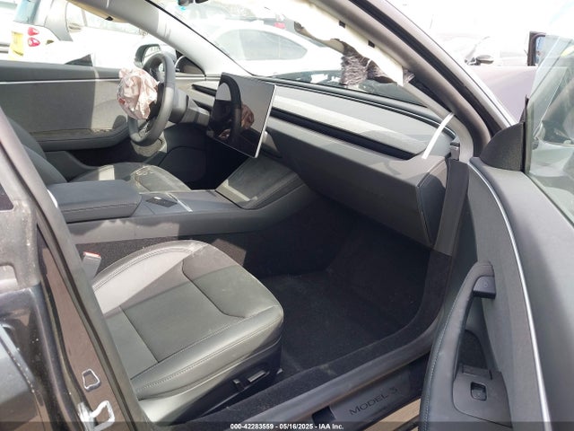 2025 TESLA MODEL 3 5YJ3E1EA2SF918679 Photo 4