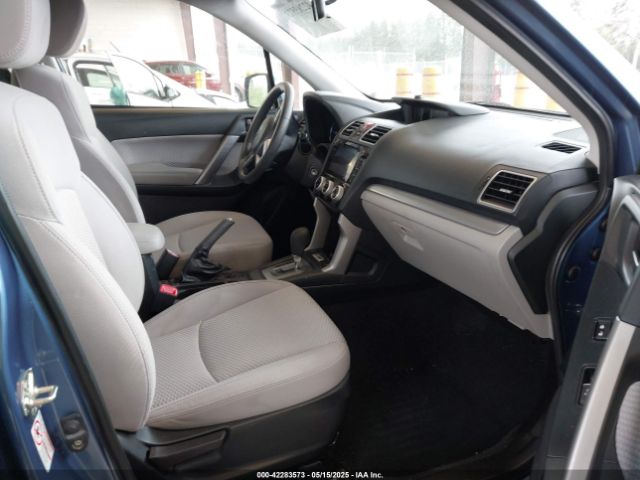 JF2SJAGC6HH584821 Subaru Forester 2.5i Premium