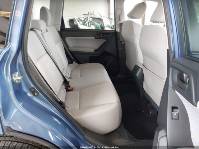 JF2SJAGC6HH584821 Subaru Forester 2.5i Premium