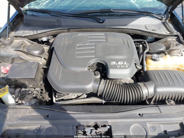 2019 CHRYSLER 300 2C3CCABG5KH648229 Photo 9