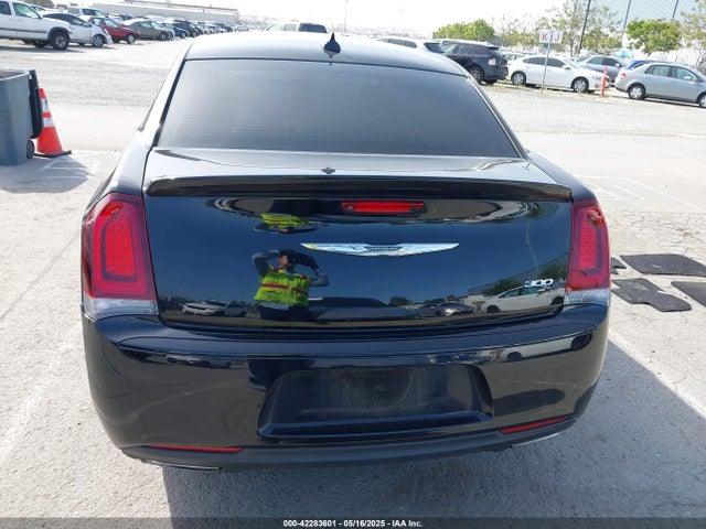 2C3CCABG5KH648229 Chrysler 2019