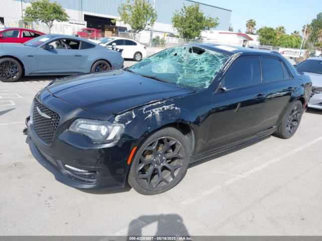 2019 CHRYSLER 300 2C3CCABG5KH648229 Photo 1