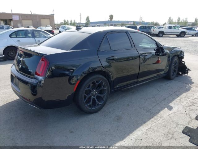 2019 CHRYSLER 300 2C3CCABG5KH648229 Photo 3