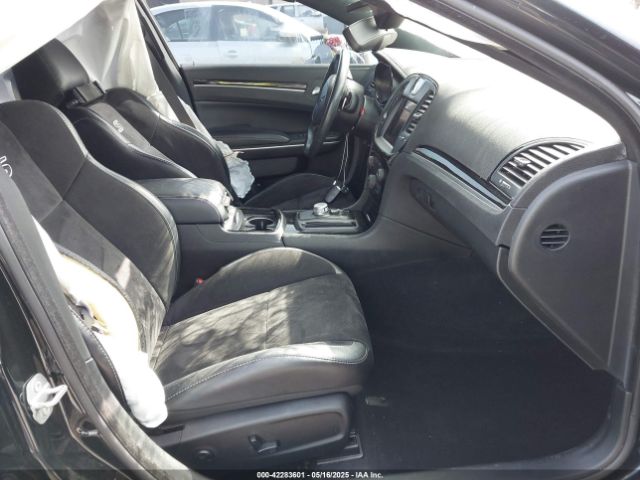 2019 CHRYSLER 300 2C3CCABG5KH648229 Photo 4