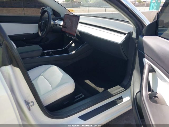 5YJ3E1EC1LF719240 Tesla MODEL 3