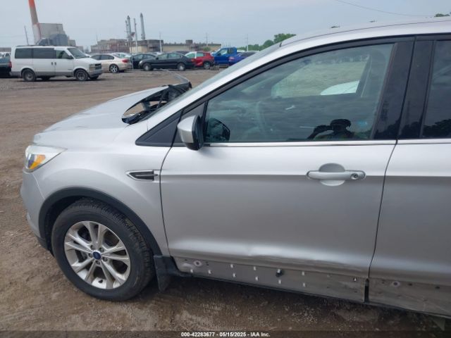 1FMCU0GD2HUB76901 Ford ESCAPE SE