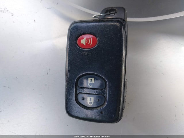 JTDKN3DUXF1950054 Toyota Prius Two