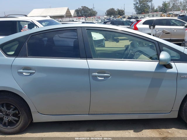 JTDKN3DUXF1950054 Toyota Prius Two