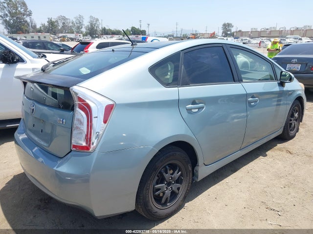 JTDKN3DUXF1950054 Toyota Prius Two