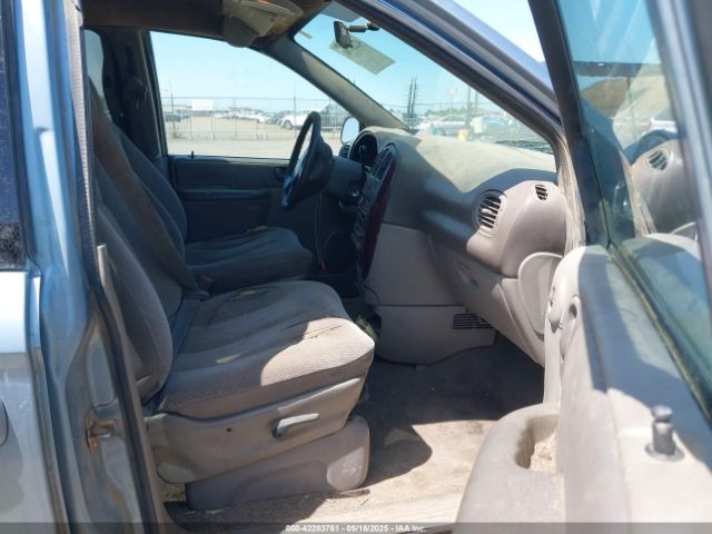 2003 CHRYSLER TOWN & COUNTRY 2C4GP243X3R242251 Photo 4