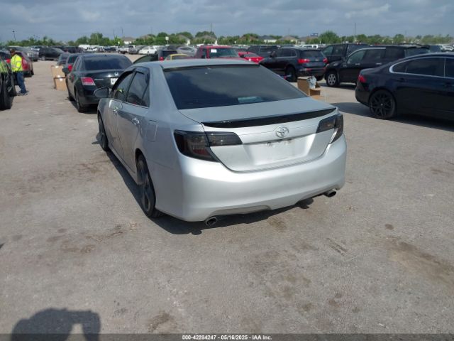 4T1BF1FK3EU335965 Toyota CAMRY SE
