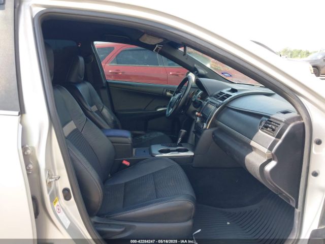 4T1BF1FK3EU335965 Toyota CAMRY SE