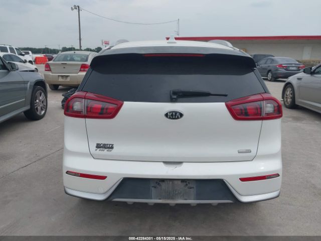 KNDCB3LC3H5060030 KIA NIRO LX