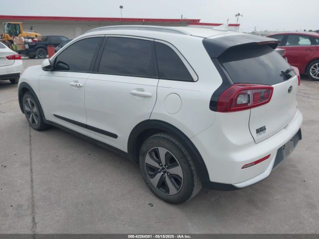 KNDCB3LC3H5060030 KIA NIRO LX