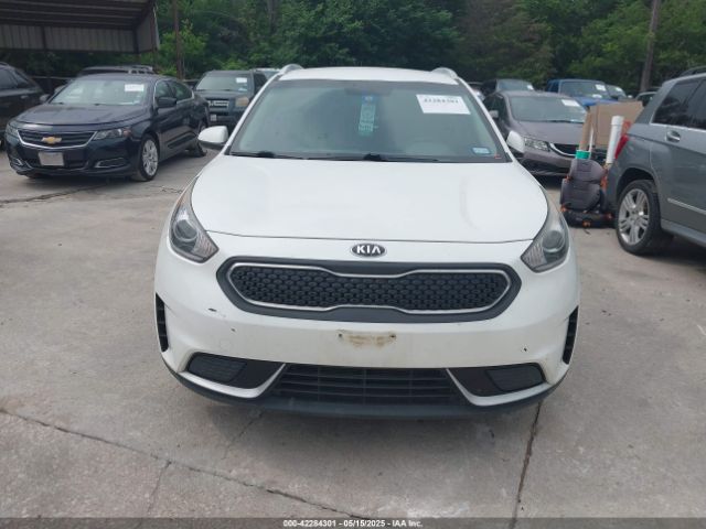 KNDCB3LC3H5060030 KIA NIRO LX