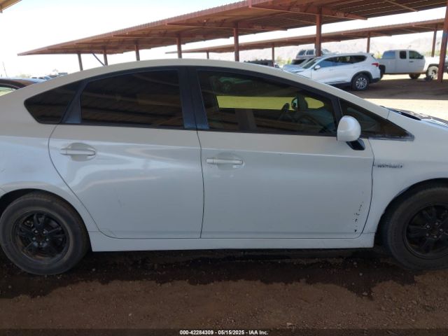 JTDKN3DU3E1810250 Toyota Prius