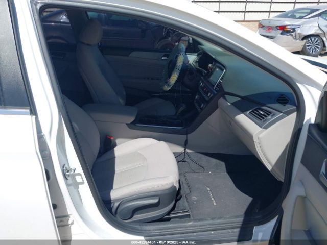 2018 HYUNDAI SONATA 5NPE34AF4JH637131 Photo 4